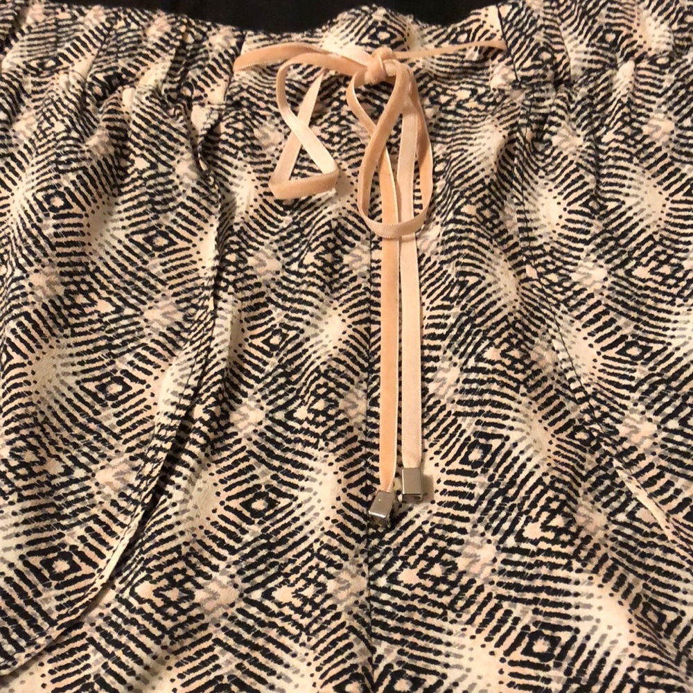 Flowy Patterned Drawstring Shorts - image 3